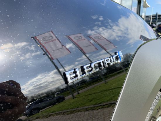 Afbeeldingen van Toyota bZ4X