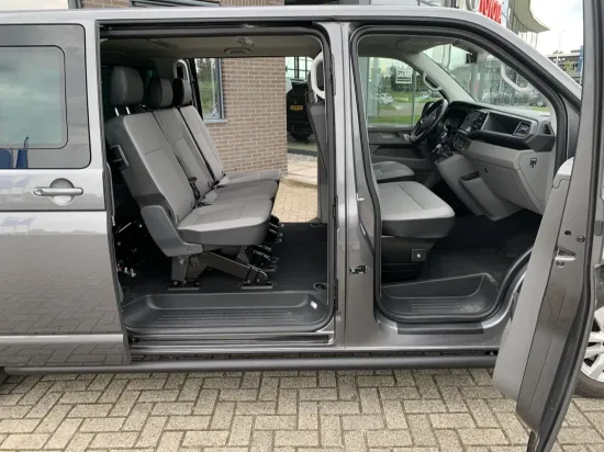 Afbeeldingen van VW Caravelle 8-personenbus (verlengd)