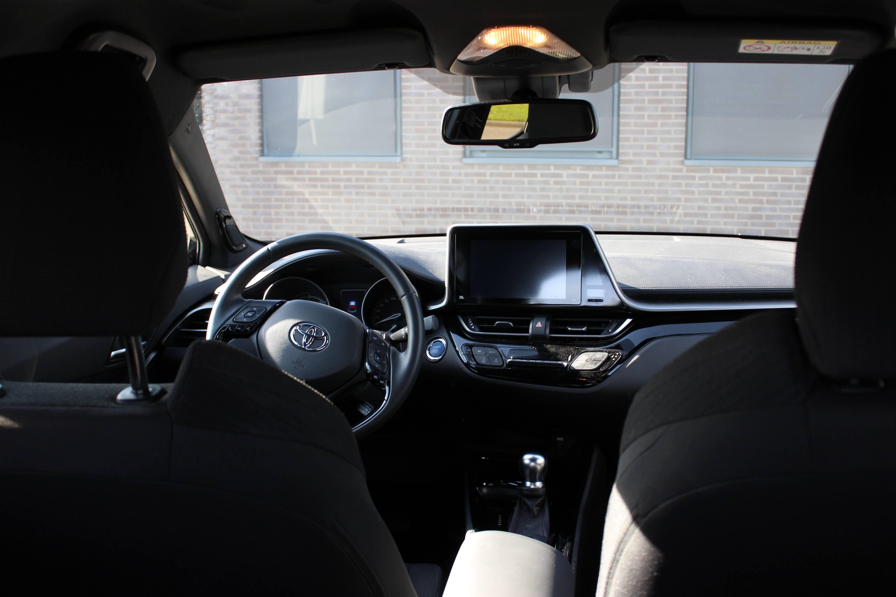Toyota C-HR binnenkant 1