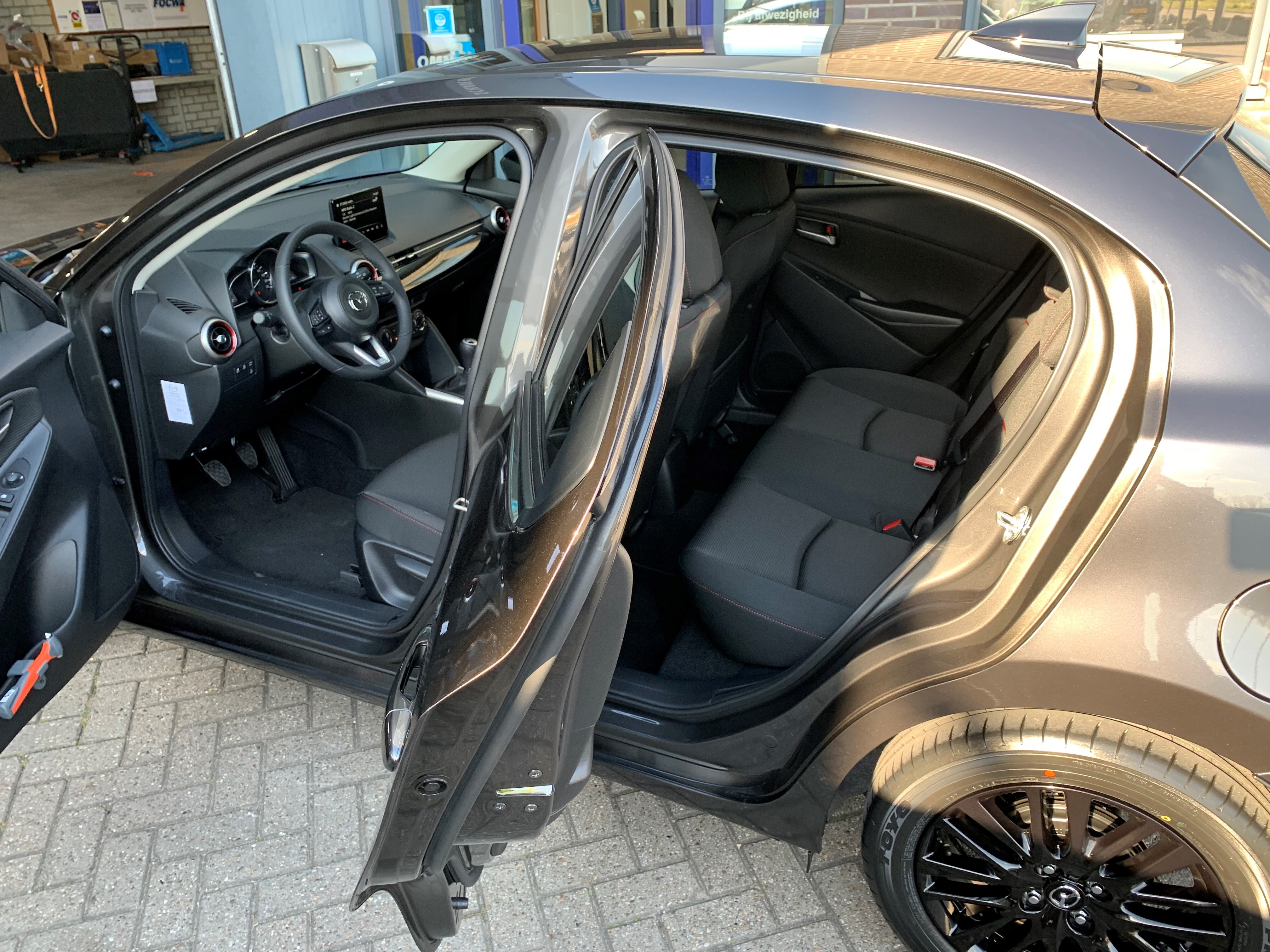 Mazda2 8